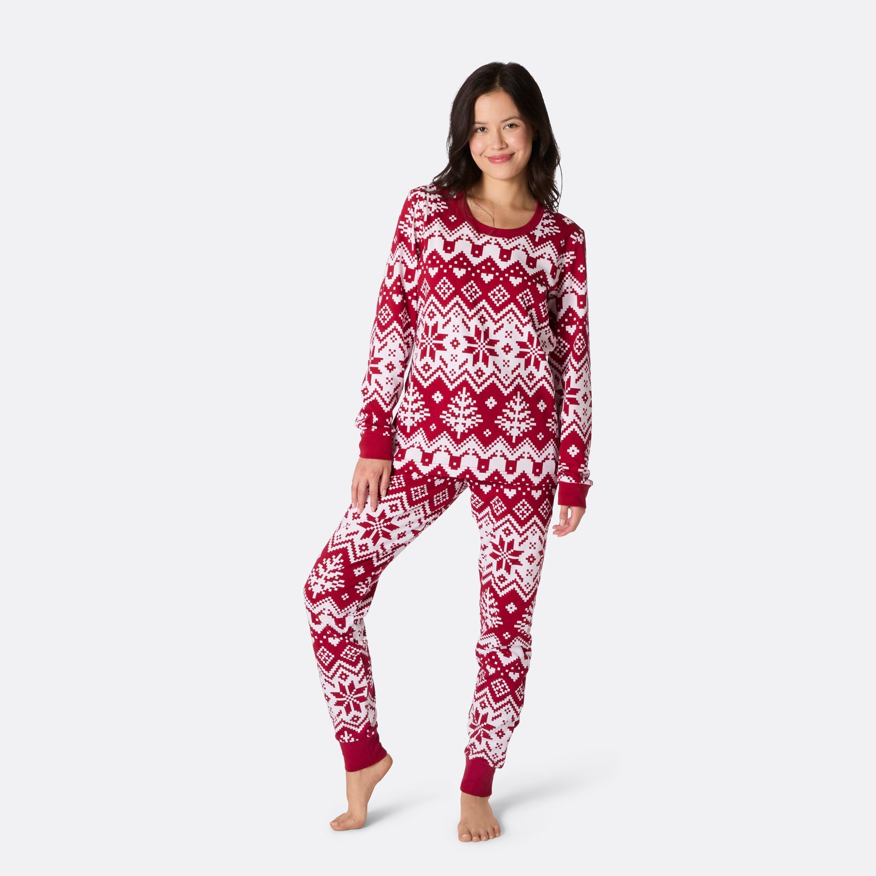 Julstickad julpyjamas dam – Röd & mysig julpyjamas – SillySanta.se
