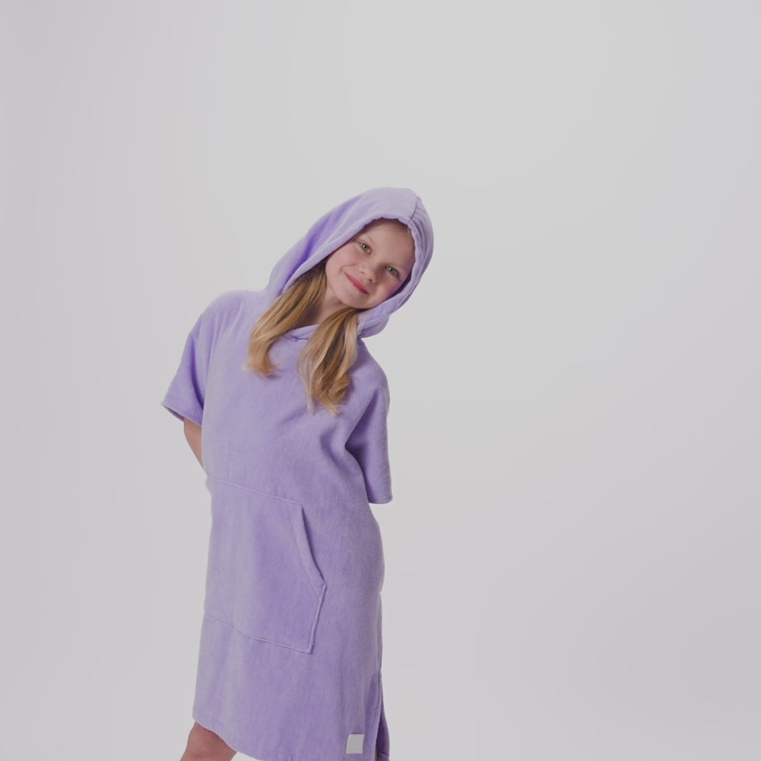 Lila Badponcho Barn