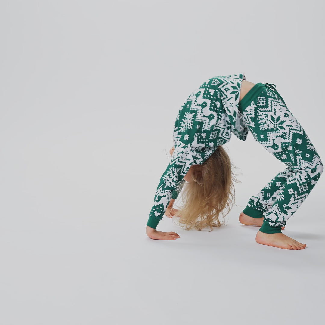 Julstickad Grön Julpyjamas Barn